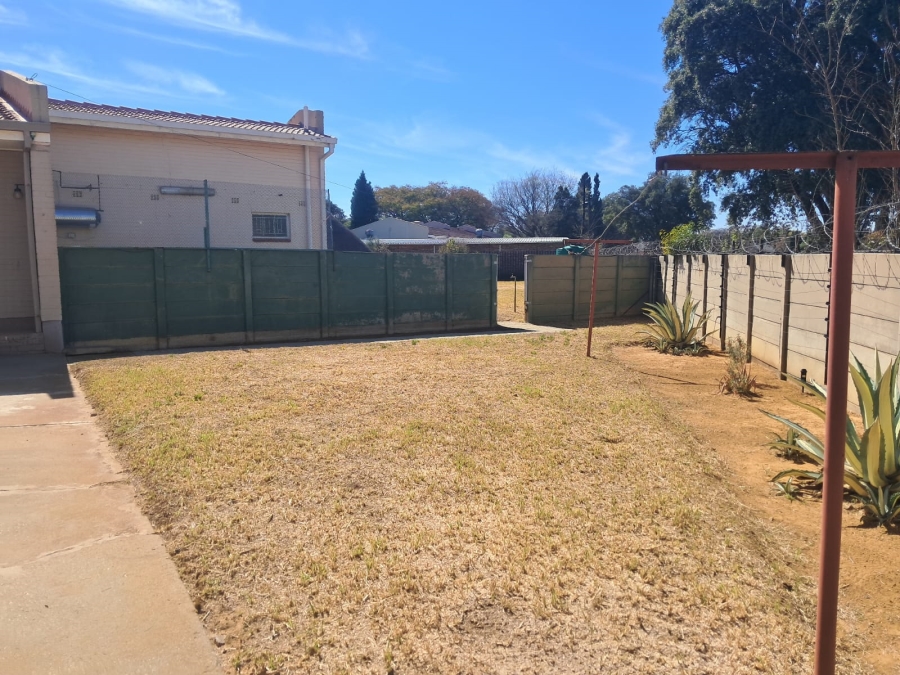 5 Bedroom Property for Sale in Flamingo Park Free State